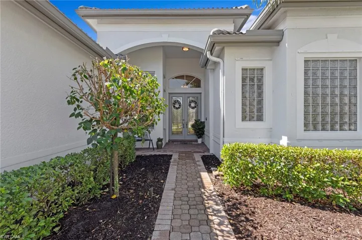 1813  Senegal Date  DR, Naples, FL 34119