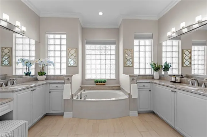 1813  Senegal Date  DR, Naples, FL 34119