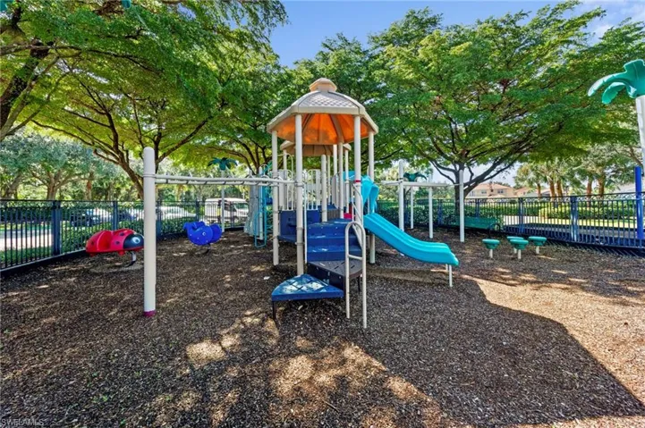 1813  Senegal Date  DR, Naples, FL 34119