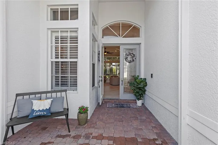 1813  Senegal Date  DR, Naples, FL 34119