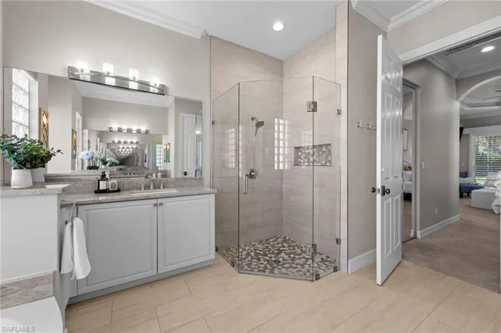 1813  Senegal Date  DR, Naples, FL 34119