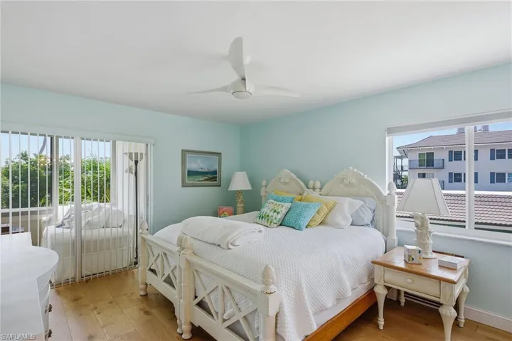 3410  Gulf Shore N BLVD, Naples, FL 34103