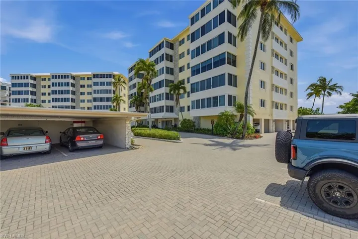3410  Gulf Shore N BLVD, Naples, FL 34103