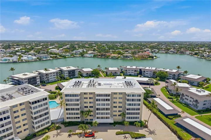 3410  Gulf Shore N BLVD, Naples, FL 34103