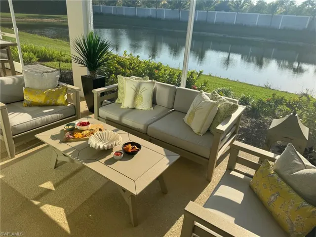 2555  Seychelles  DR, Naples, FL 34112