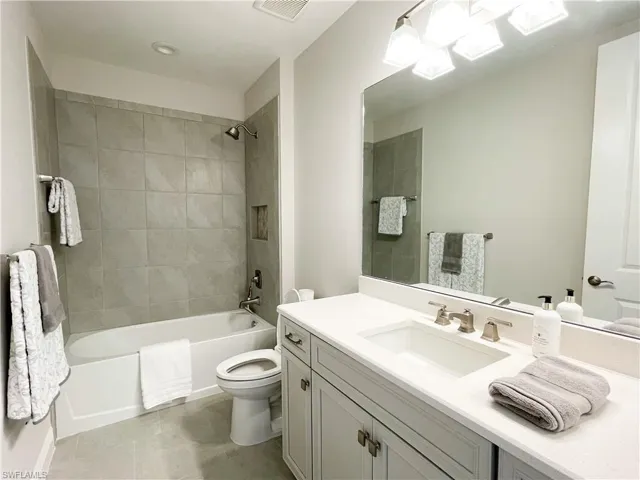 2555  Seychelles  DR, Naples, FL 34112