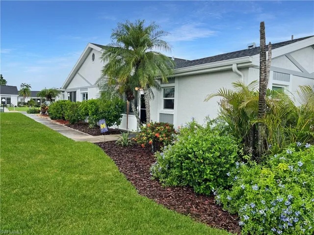 6884  Bogey  DR, Fort Myers, FL 33919