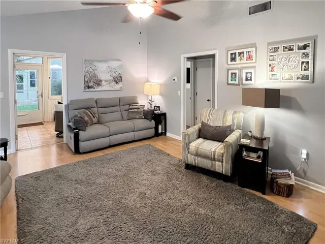 6884  Bogey  DR, Fort Myers, FL 33919