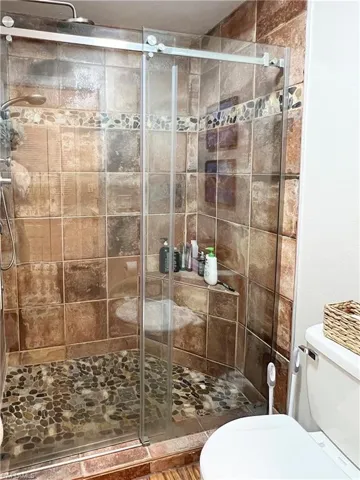 6884  Bogey  DR, Fort Myers, FL 33919