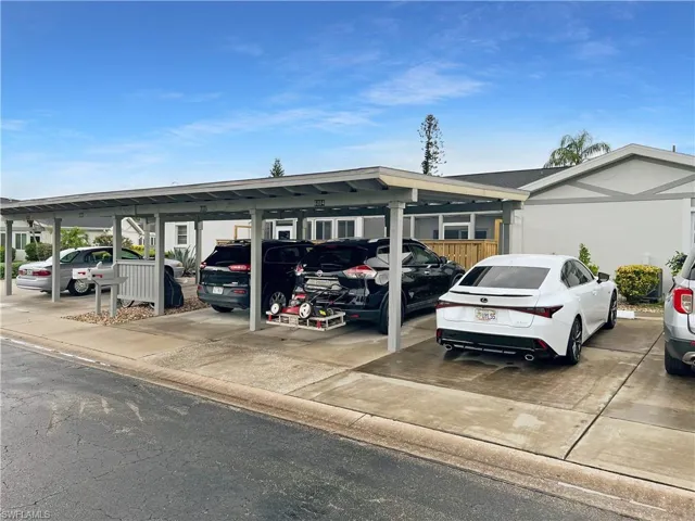 6884  Bogey  DR, Fort Myers, FL 33919