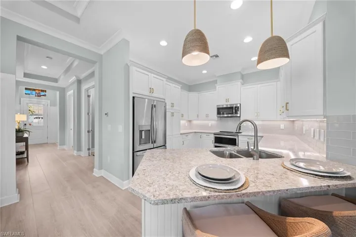 5770 Highbourne Dr, Naples, Florida 34113