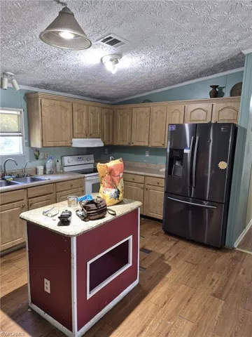 7616 Marx Dr, North Fort Myers, Florida 33917