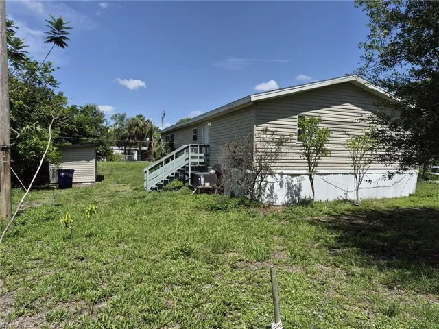7616 Marx Dr, North Fort Myers, Florida 33917