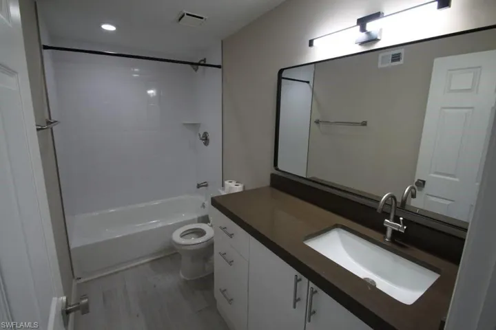 3327  Guilford  CT, Naples, FL 34112