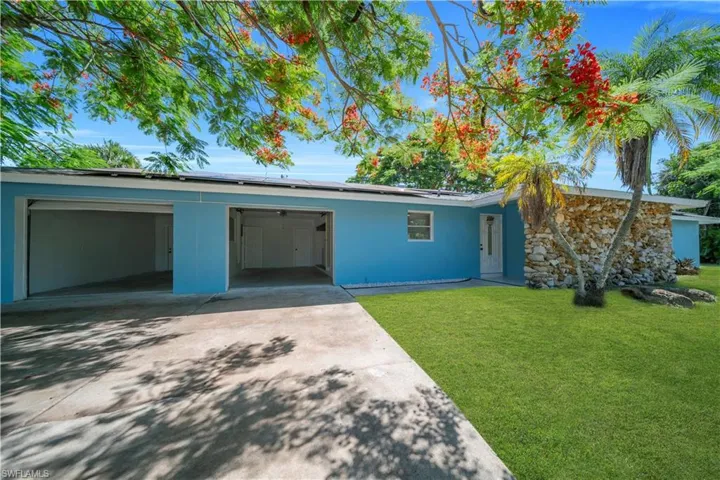 139 E Lake Dr, Lehigh Acres, Florida 33936