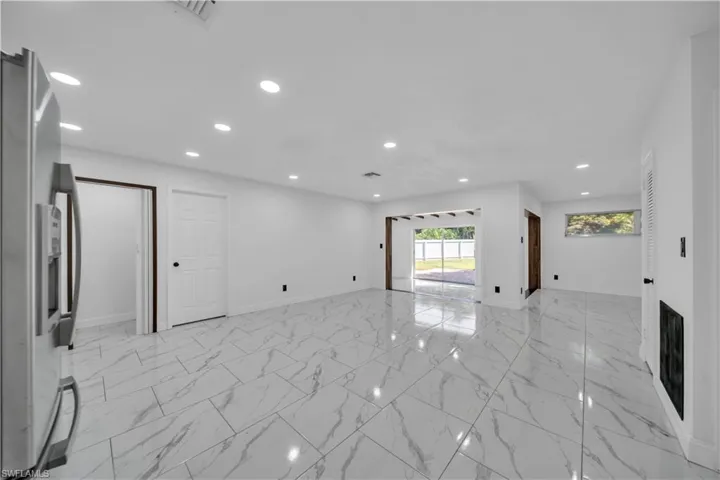 139 E Lake Dr, Lehigh Acres, Florida 33936