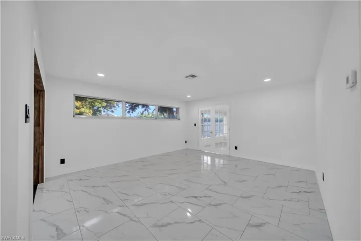 139 E Lake Dr, Lehigh Acres, Florida 33936