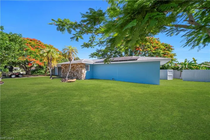 139 E Lake Dr, Lehigh Acres, Florida 33936