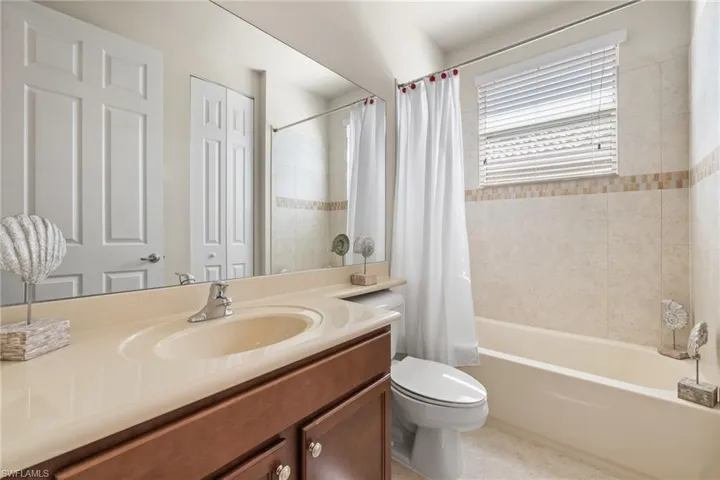 Upstairs hall bathroom.