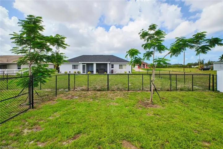 1918 Sw 1st St, Cape Coral, Florida 33991