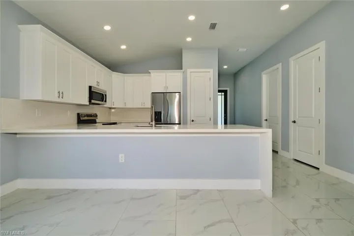 1918 Sw 1st St, Cape Coral, Florida 33991