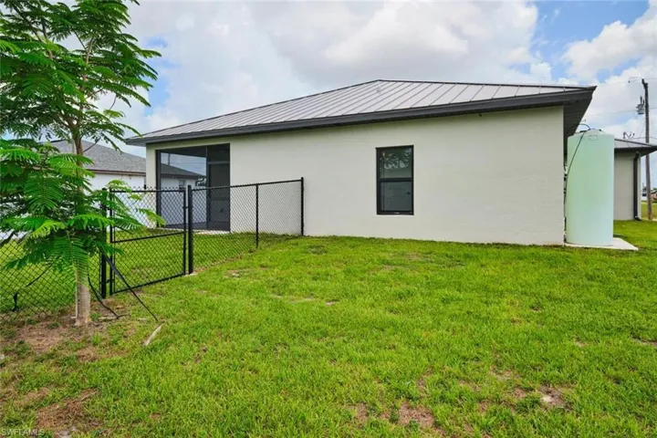 1918 Sw 1st St, Cape Coral, Florida 33991