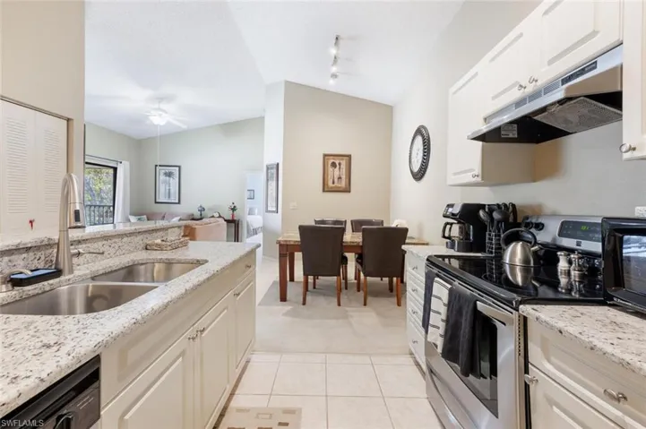 2190 Arbour Walk Cir 2221, Naples, Florida 34109