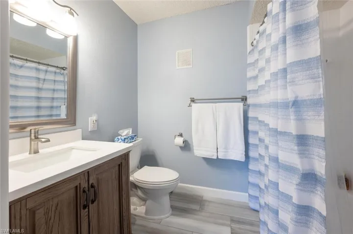 2190 Arbour Walk Cir 2221, Naples, Florida 34109