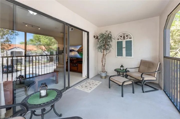 2190 Arbour Walk Cir 2221, Naples, Florida 34109