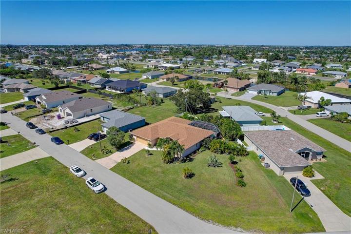 HUGE OVERSIZED CORNER LOT!