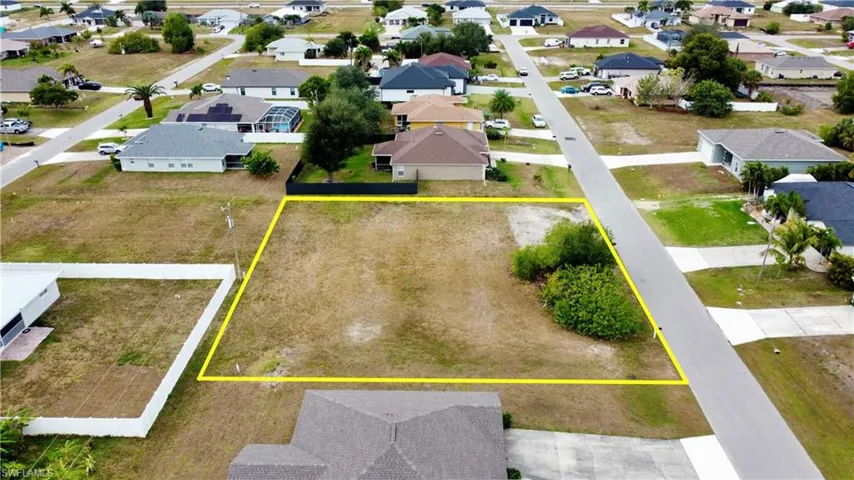 110 Ne 11th Ln, Cape Coral, Florida 33909