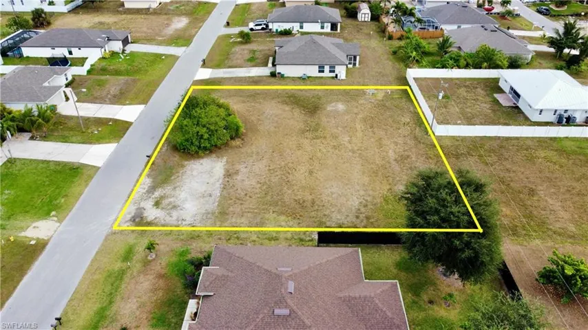 110 Ne 11th Ln, Cape Coral, Florida 33909