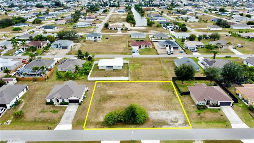 110 Ne 11th Ln, Cape Coral, Florida 33909