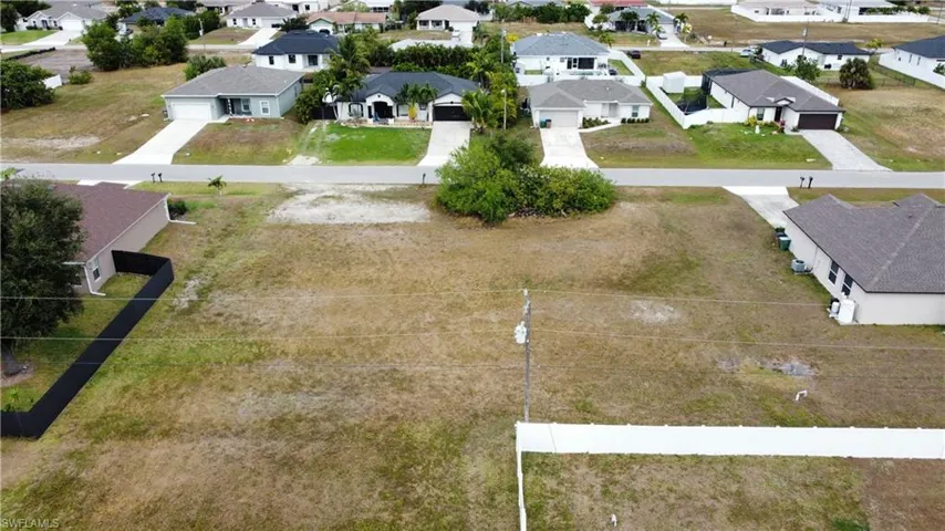 110 Ne 11th Ln, Cape Coral, Florida 33909