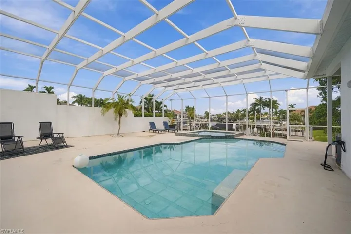 290 Heathwood Dr, Marco Island, Florida 34145