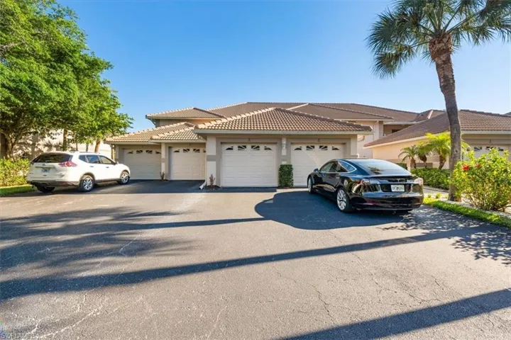 1032  Manor Lake  DR, Naples, FL 34110