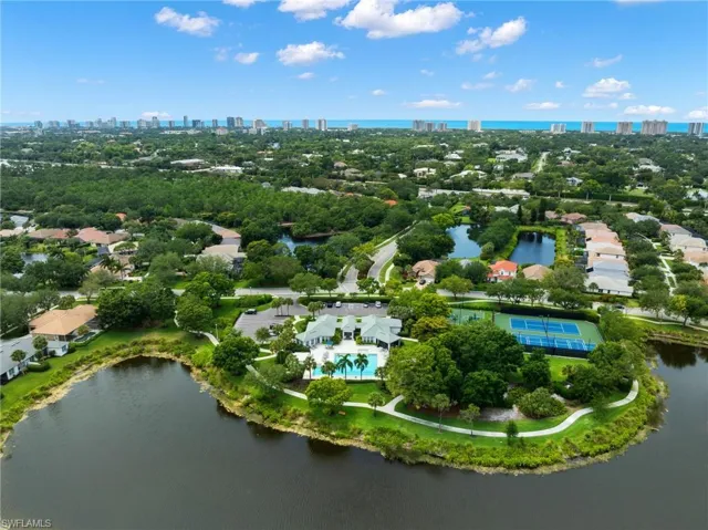 6450  Birchwood  CT, Naples, FL 34109