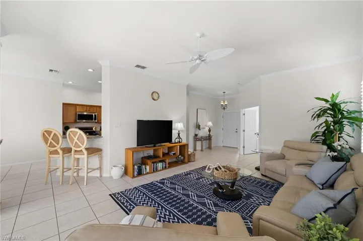 6450  Birchwood  CT, Naples, FL 34109