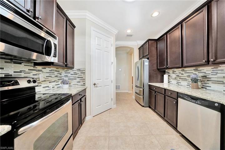 2600 Stonyhill CT, CAPE CORAL FL 33991