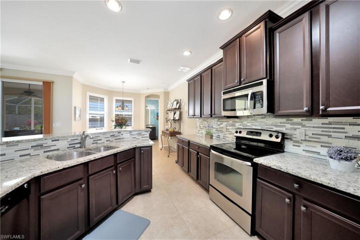 2600 Stonyhill CT, CAPE CORAL FL 33991