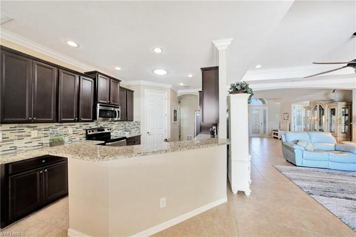 2600 Stonyhill CT, CAPE CORAL FL 33991