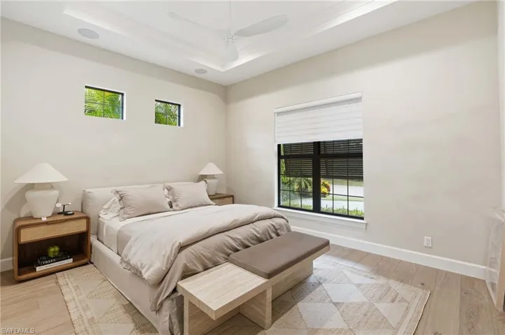 Recessed ceiling with integrated lighting and a ceiling fan