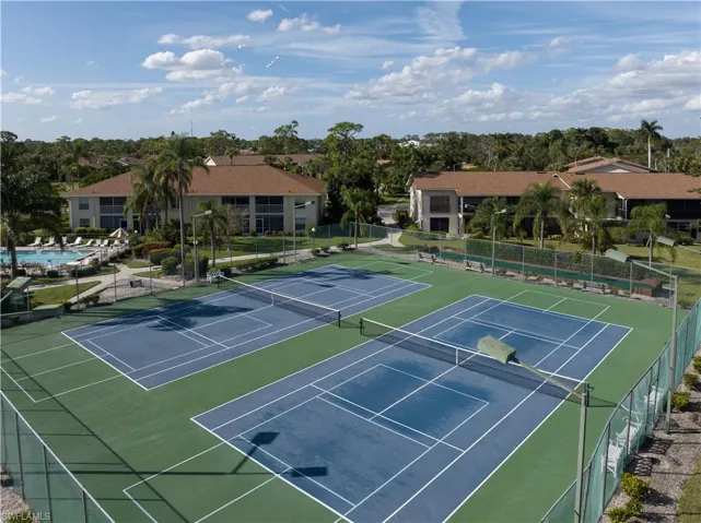 Pickleball/Tennis Courts