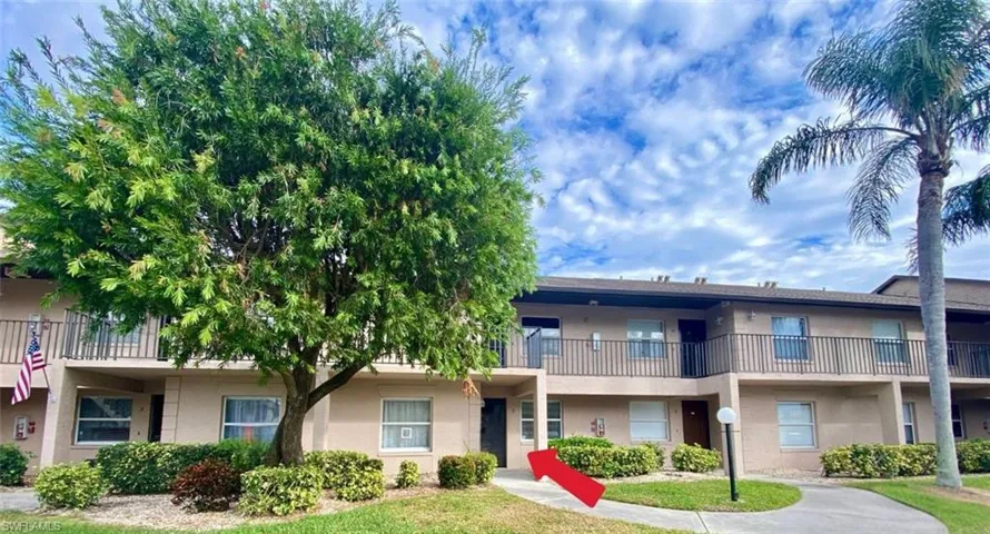 5725  Foxlake  DR, North Fort Myers, FL 33917
