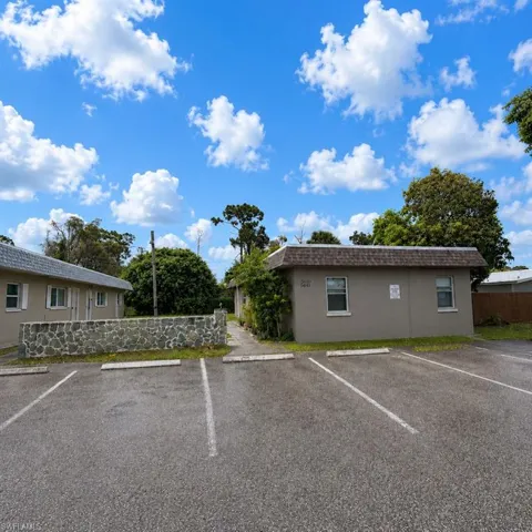 5469 6th Ave, Fort Myers, Florida 33907