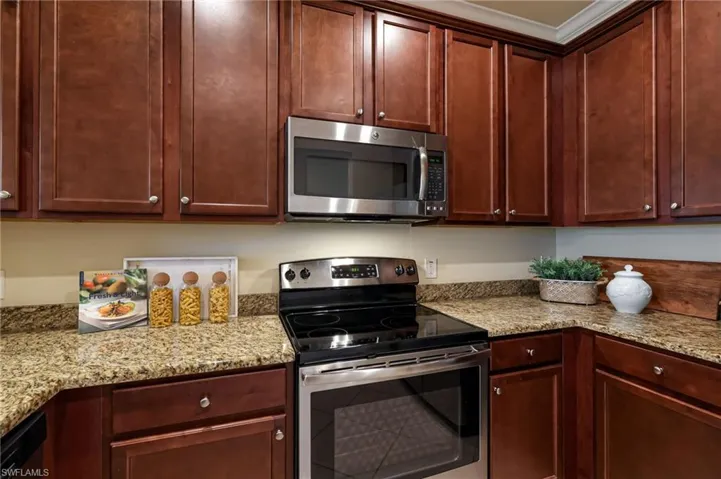 8109  Summerfield  ST, Fort Myers, FL 33919