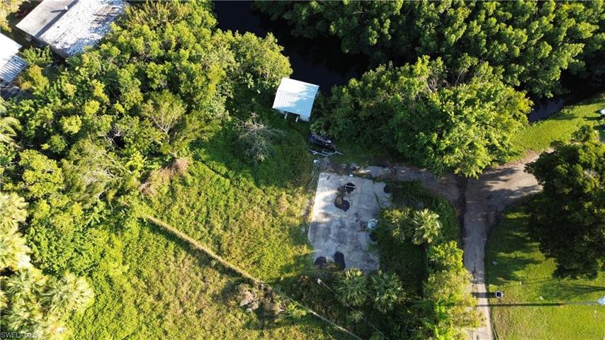 120  Dow  LN, NORTH FORT MYERS, FL 33917