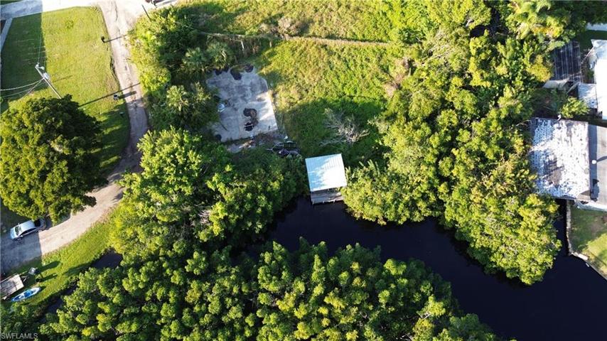 120  Dow  LN, NORTH FORT MYERS, FL 33917