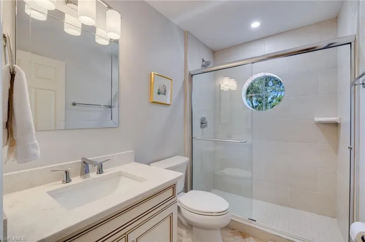 Full remodeled guest bathroom