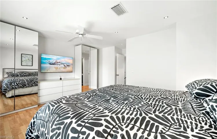 18034 San Carlos Blvd 103, Fort Myers Beach, Florida 33931